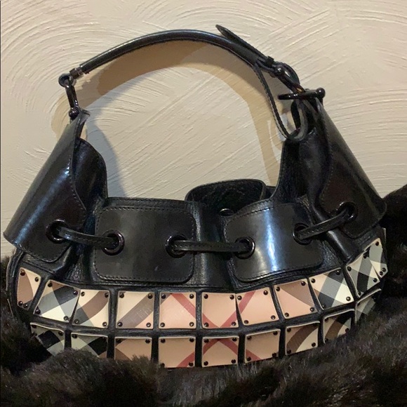 Burberry Supernova mini warrior stud - Picture 2 of 8